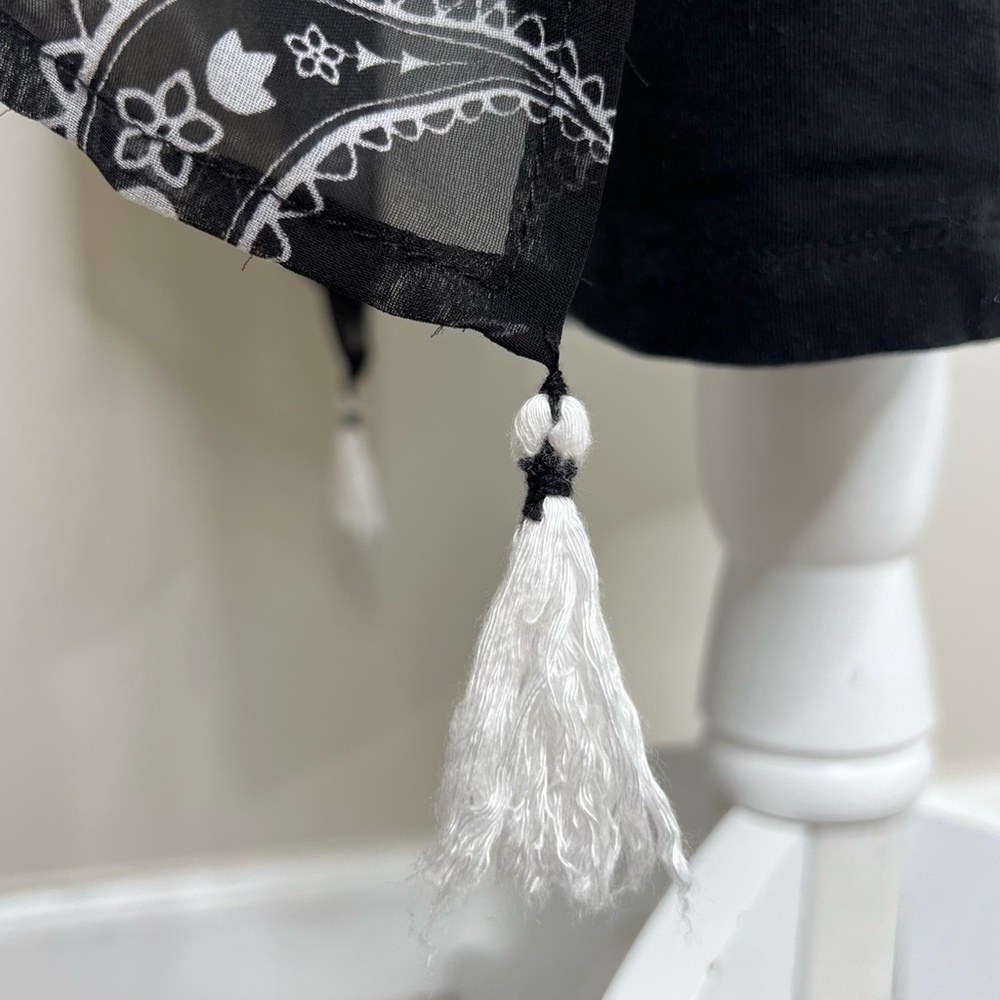 Sheer Paisley Kimono Handkerchief Hem Tassels Black White One Size Cardigan - Picture 11 of 16